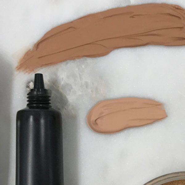 Long lasting buildable coverage